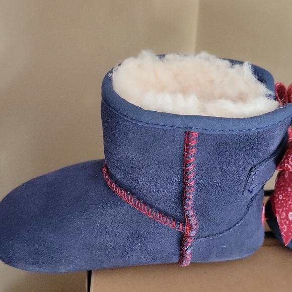 UGG Infant Navy & Red Jesse Bow Bandana  Booties - Picture 5 of 16